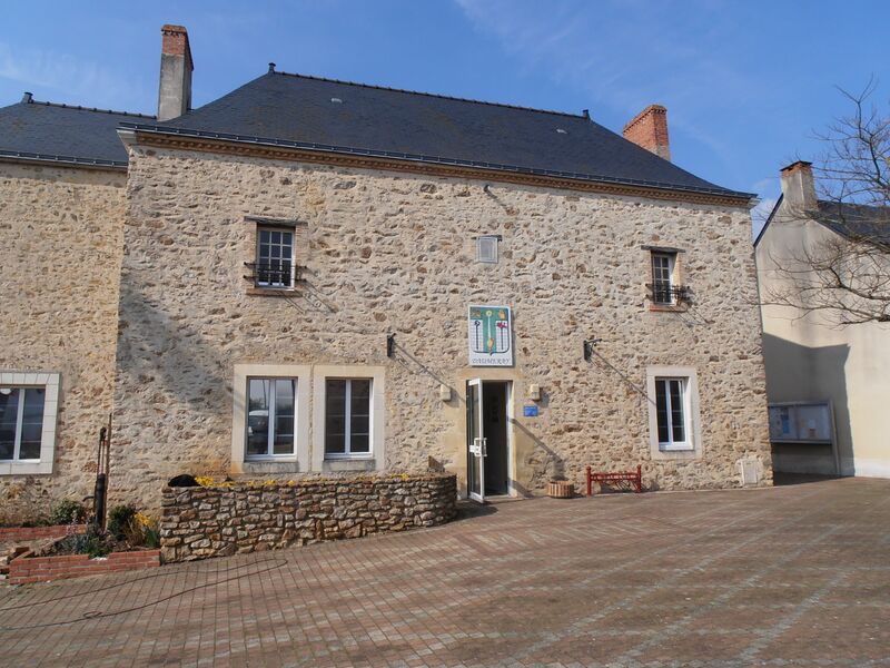 Fichier:Daumeray mairie 2013.jpg