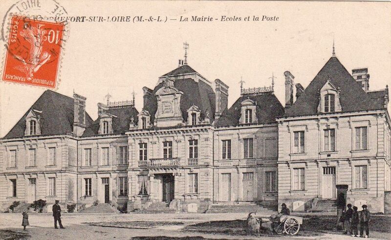 Fichier:Rochefortsurloire mairie poste ecoles 1911.jpg