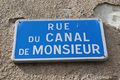 Rue du Canal de Monsieur à Saint-Aubin.