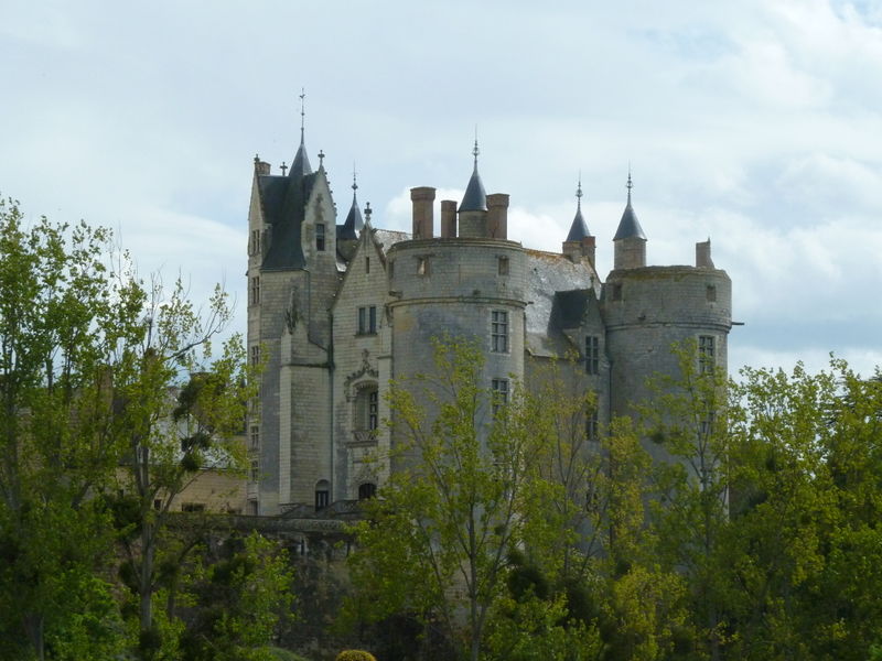 Fichier:Montreuilbellay chateau-2013a.jpg