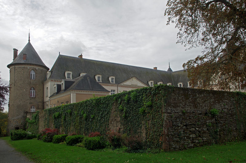 Fichier:Beaupreau chateau 2015c.jpg