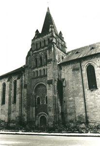 Cunault eglise abbatiale 1980b.jpg