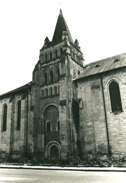 Fichier:Cunault eglise abbatiale 1980b.jpg