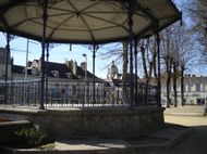 Photographie du kiosque de Baugé.