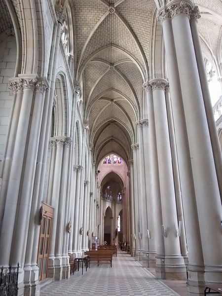 Fichier:Cholet église Notre Dame - 2015n.JPG