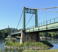 Gennes pont ile 2009a.jpg