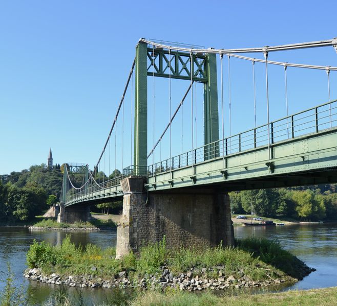 Fichier:Gennes pont ile 2009a.jpg