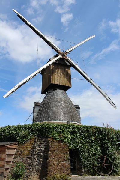 Fichier:Avrille moulin croixcadeau 2019 5789.jpg