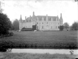 Photographie du château vers 1910.