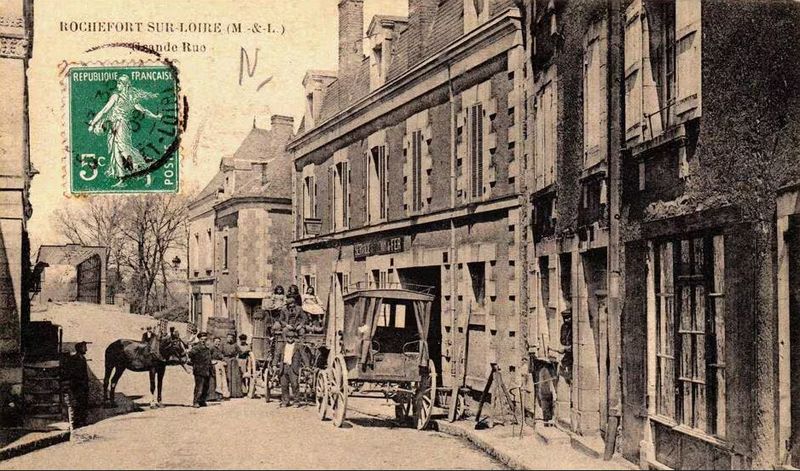 Fichier:Rochefortsurloire grandrue 1909.jpg
