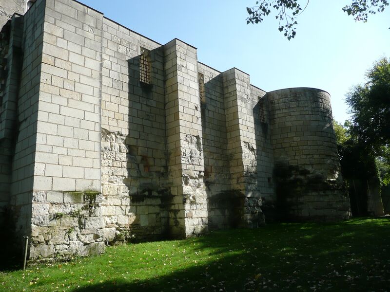Fichier:Ambillouchateau chateau grezille 2011d.jpg