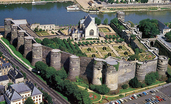 Vue aérienne du château d'Angers.