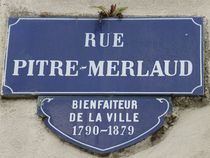Photographie de la plaque de la rue Pitre-Merlaud à Angers.