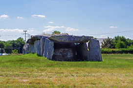 Gennes dolmen de la madeleine-2014a.jpg