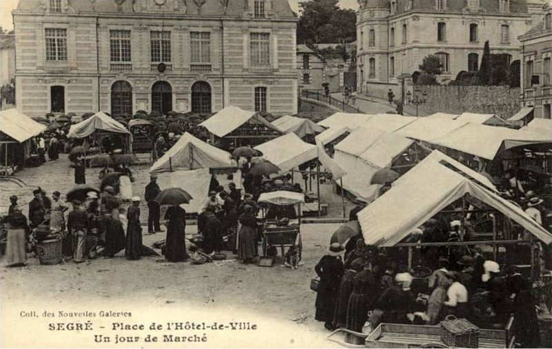 Fichier:Segre place hoteldeville marche.jpg