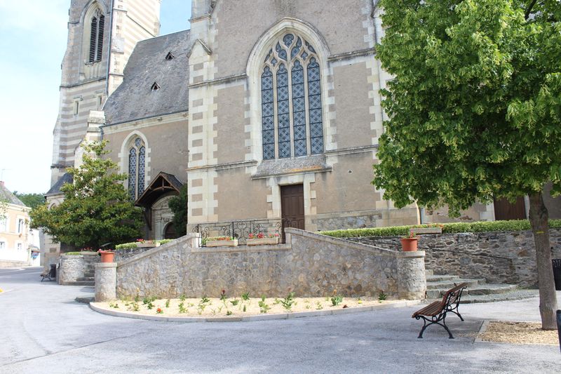 Fichier:Saintaubindeluigne eglise 2019 5897.jpg