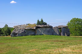 Gennes dolmen de la madeleine-2014c.jpg