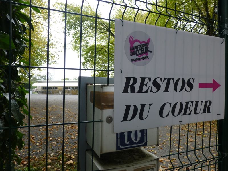 Fichier:Angers, Les restos du coeur, octobre 2015.JPG