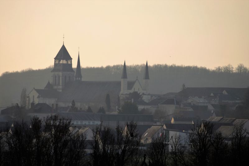 Fichier:Fontevraud village 2016a.jpg