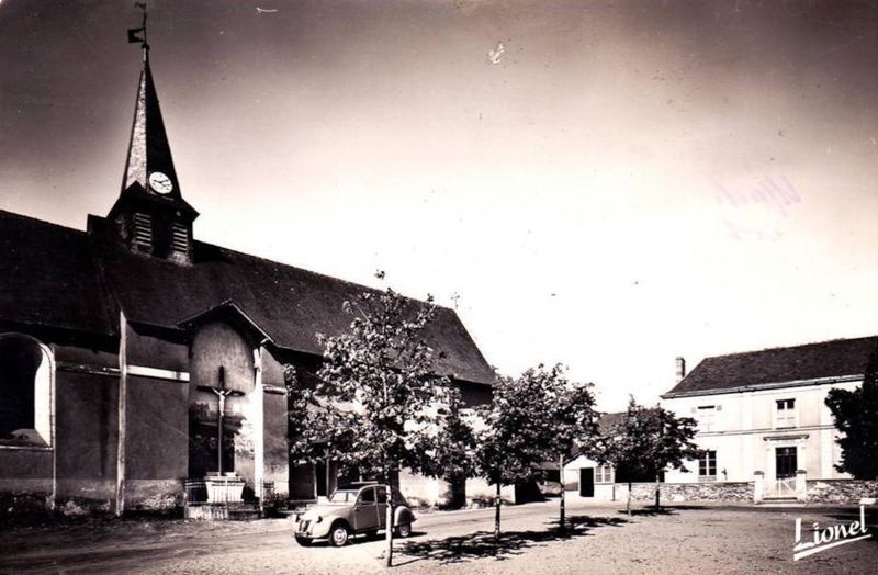Fichier:Beaucouze eglise carte postale.jpg