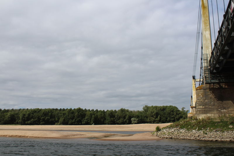 Fichier:Pont suspendu de Montjean-sur-Loire - 2017 2012.JPG