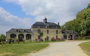 Breze chateau dependances 2017a.jpg