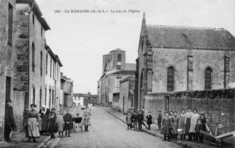 Fichier:Romagne rue mairie cp.jpg